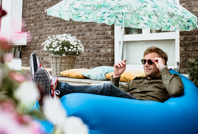 Horeca-eigenaar Koen D'aulnis geniet van zijn vrije tijd dankzij Apprendo.