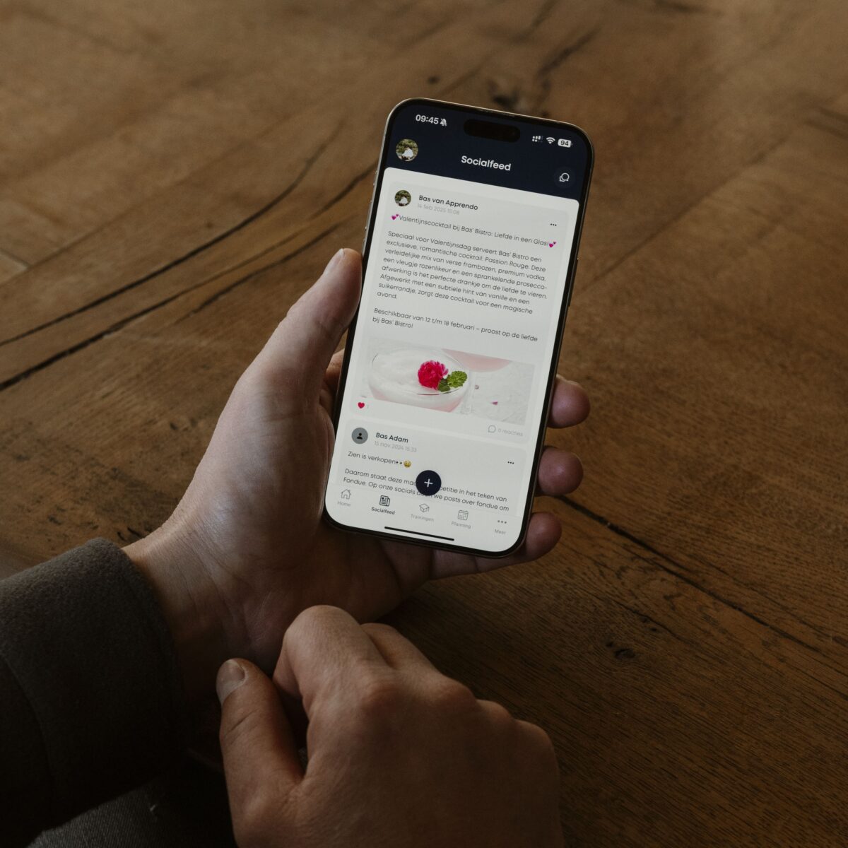 De socialfeed op de mobiele app van Apprendo.